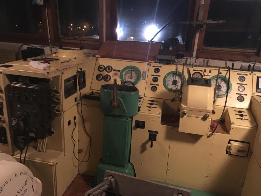 Волгонефть-55. Wheelhouses, Control panels