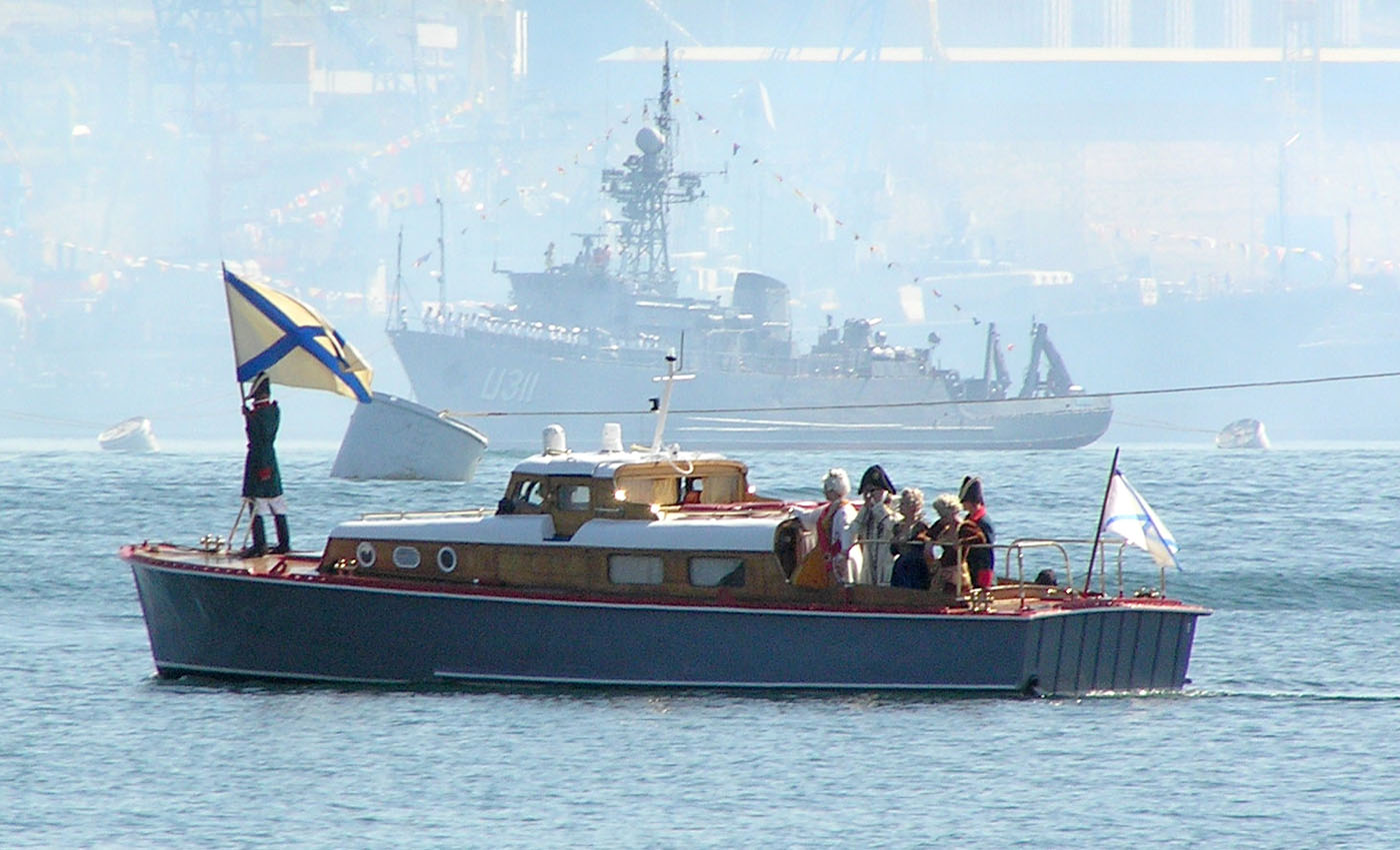 Неопознанное судно - тип Адмиралтеец. Russian Navy