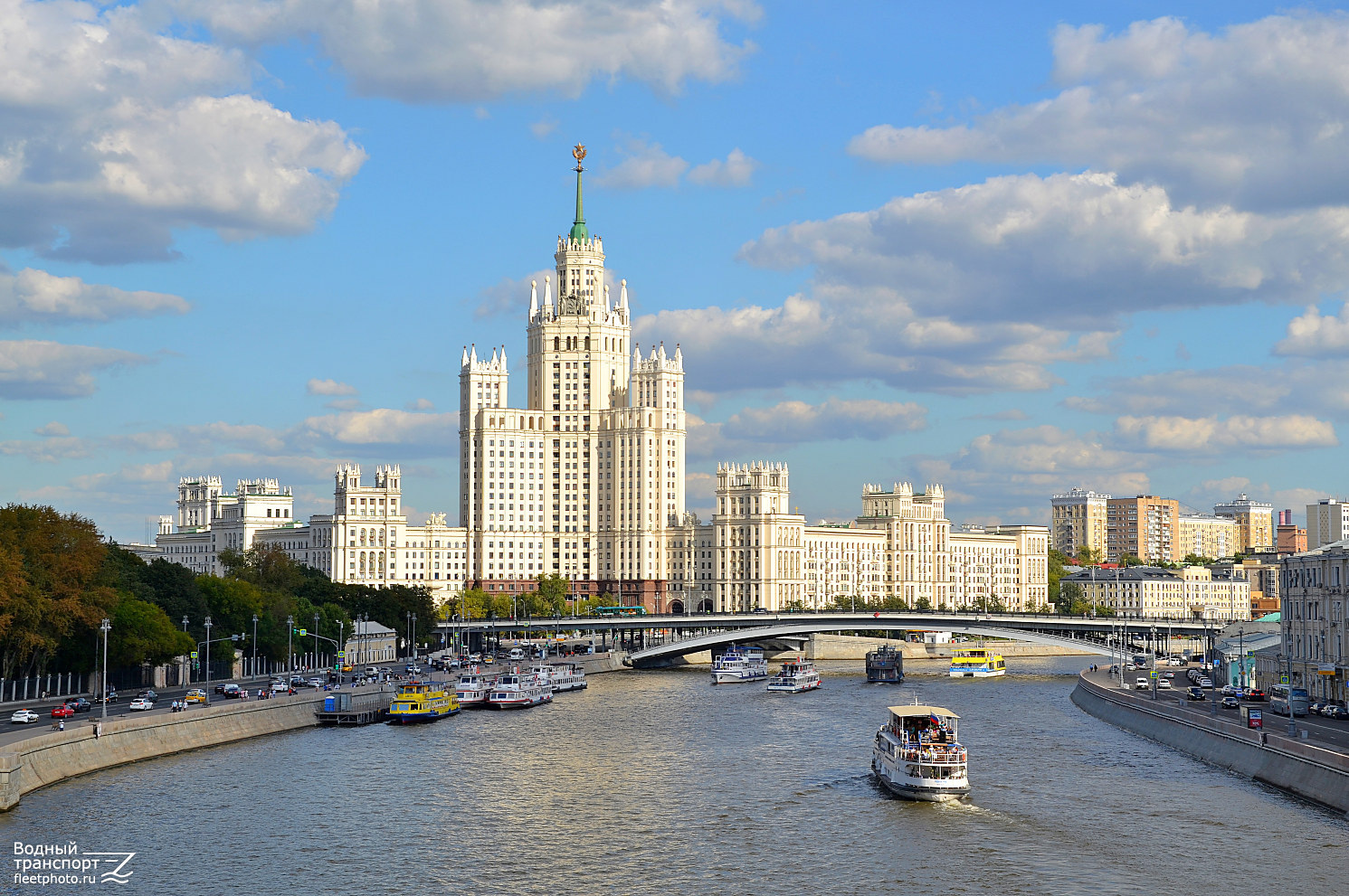 Амели, Роза Ветров. Река Москва