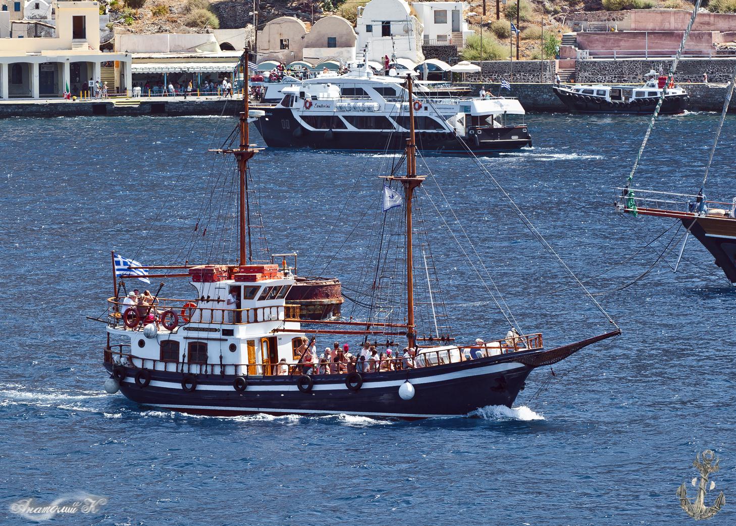 Agios Nikolaos, Santorini