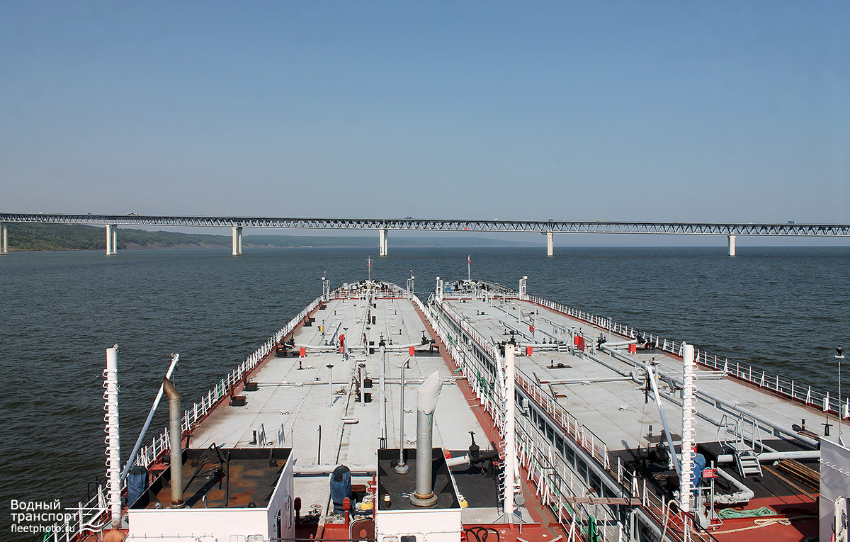 Волжская-4, Волжская-3. View from wheelhouses and bridge wings