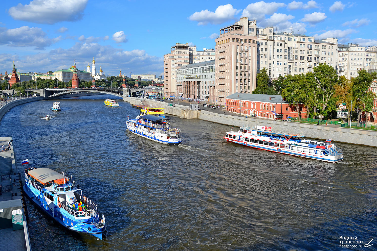 Мария, Вещий Олег, Москва-29. Moskva River