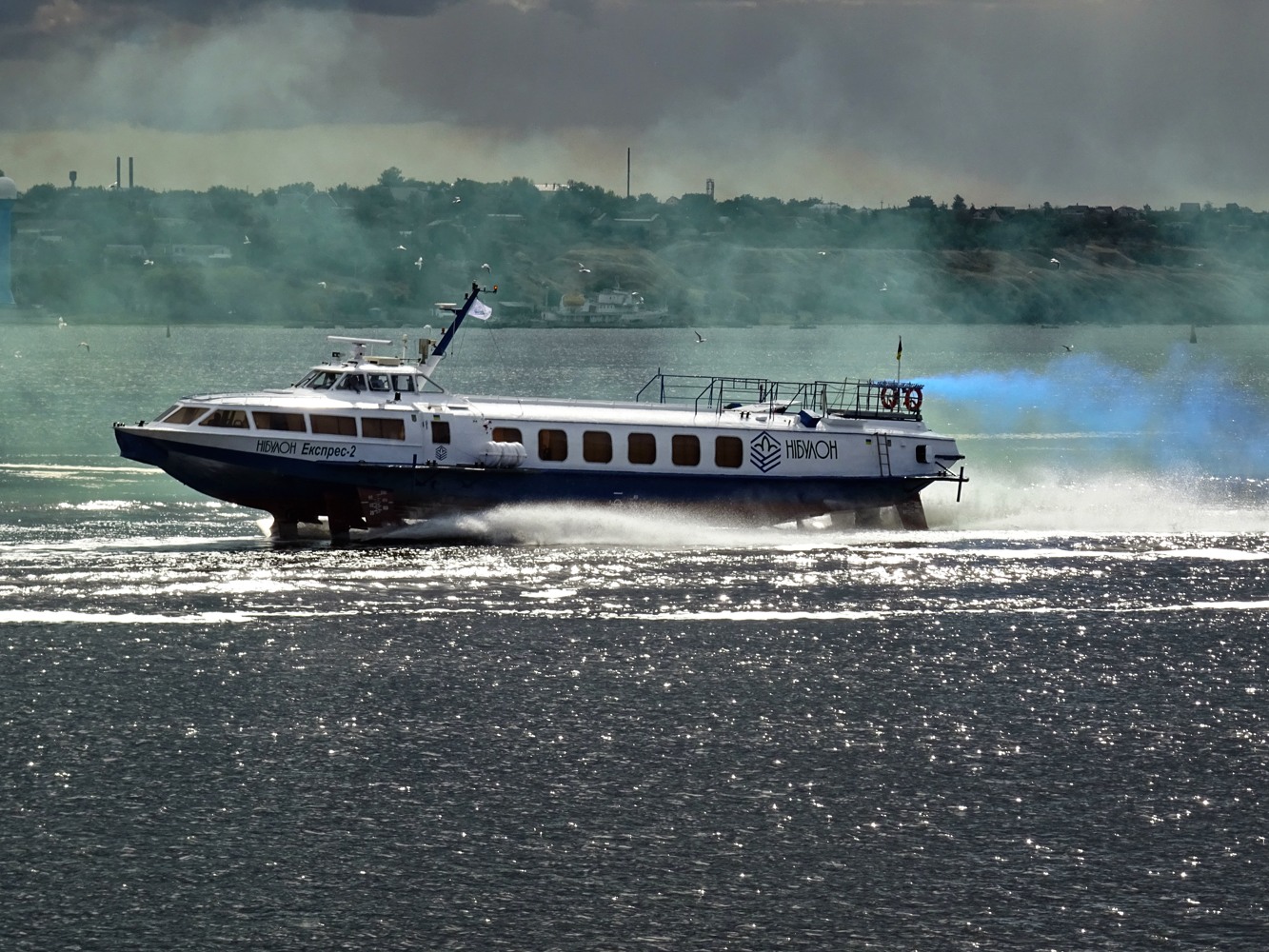 Нiбулон Експрес-2