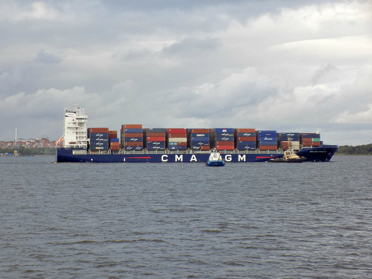 CMA CGM Pregolia, Персей, Петергоф