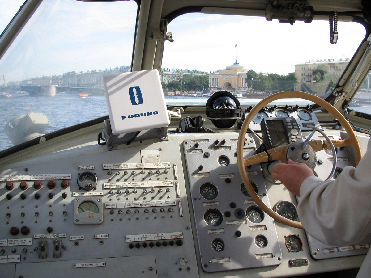 Персей. Wheelhouses, Control panels, View from wheelhouses and bridge wings