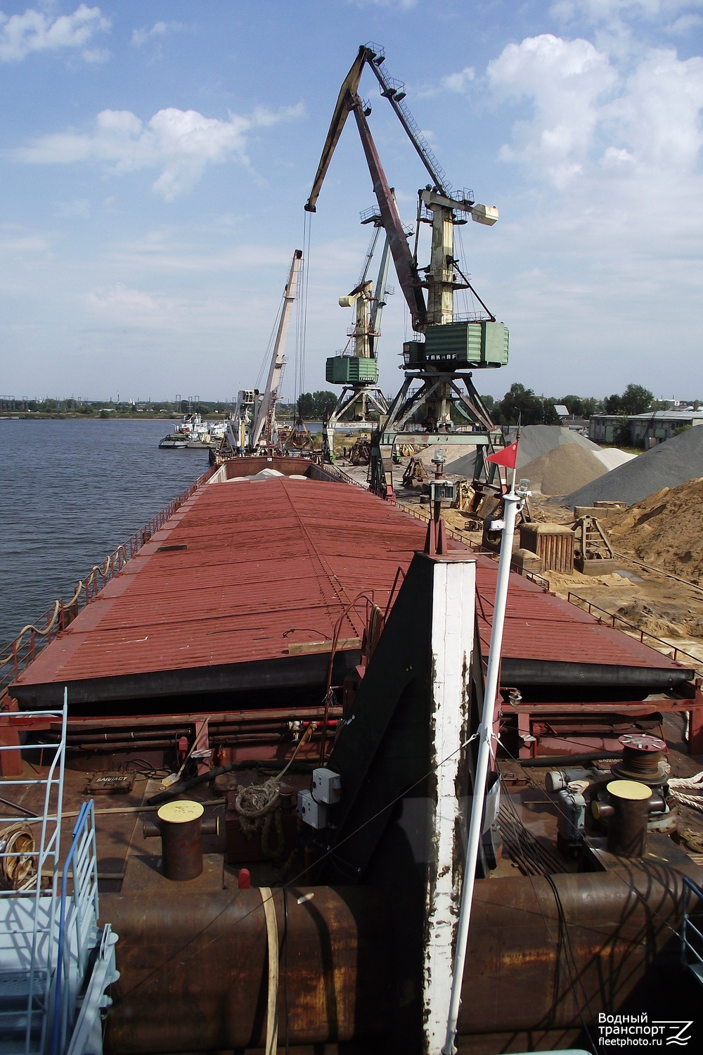 191. View from wheelhouses and bridge wings