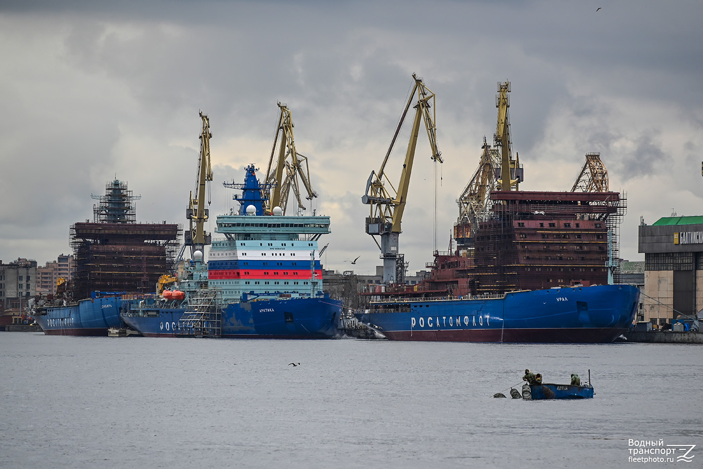 Сибирь, Арктика, Неопознанный понтон, Урал