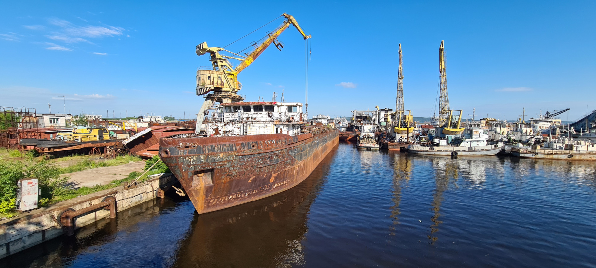 София. Unidentified ships