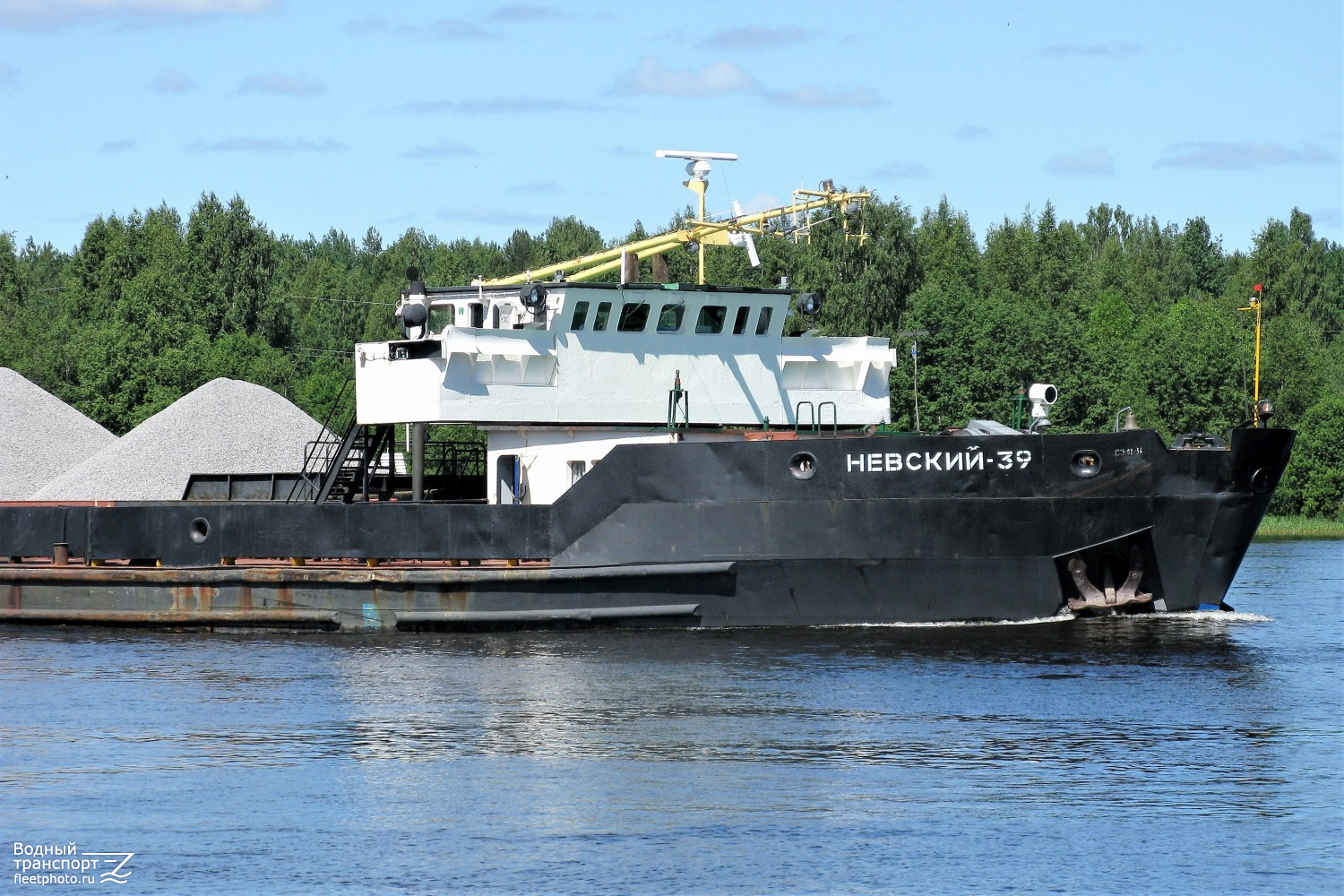 Невский-39. Vessel superstructures