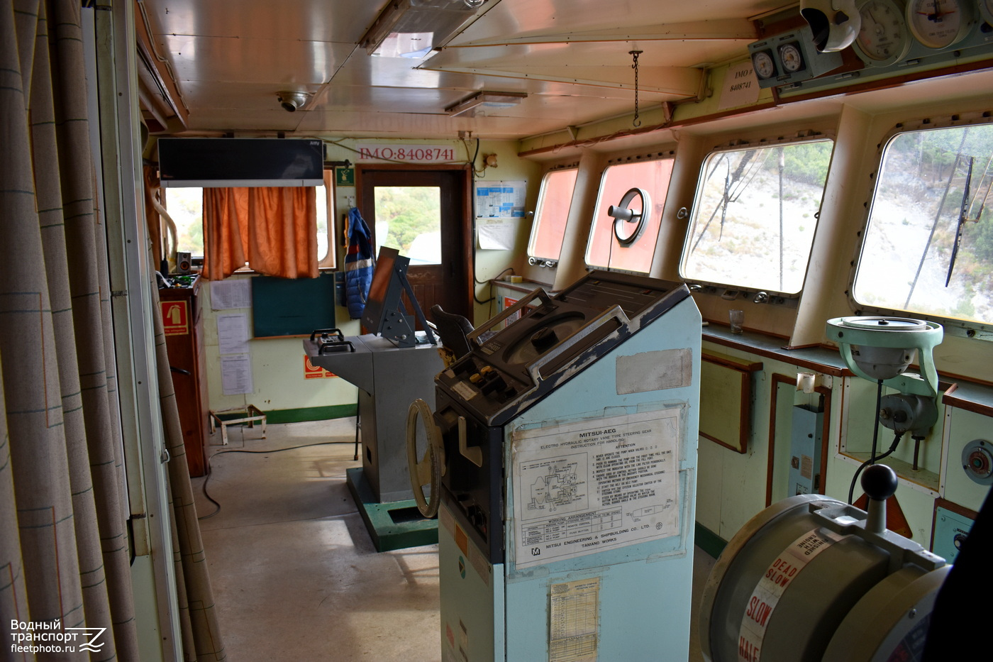 Rio. Wheelhouses, Control panels