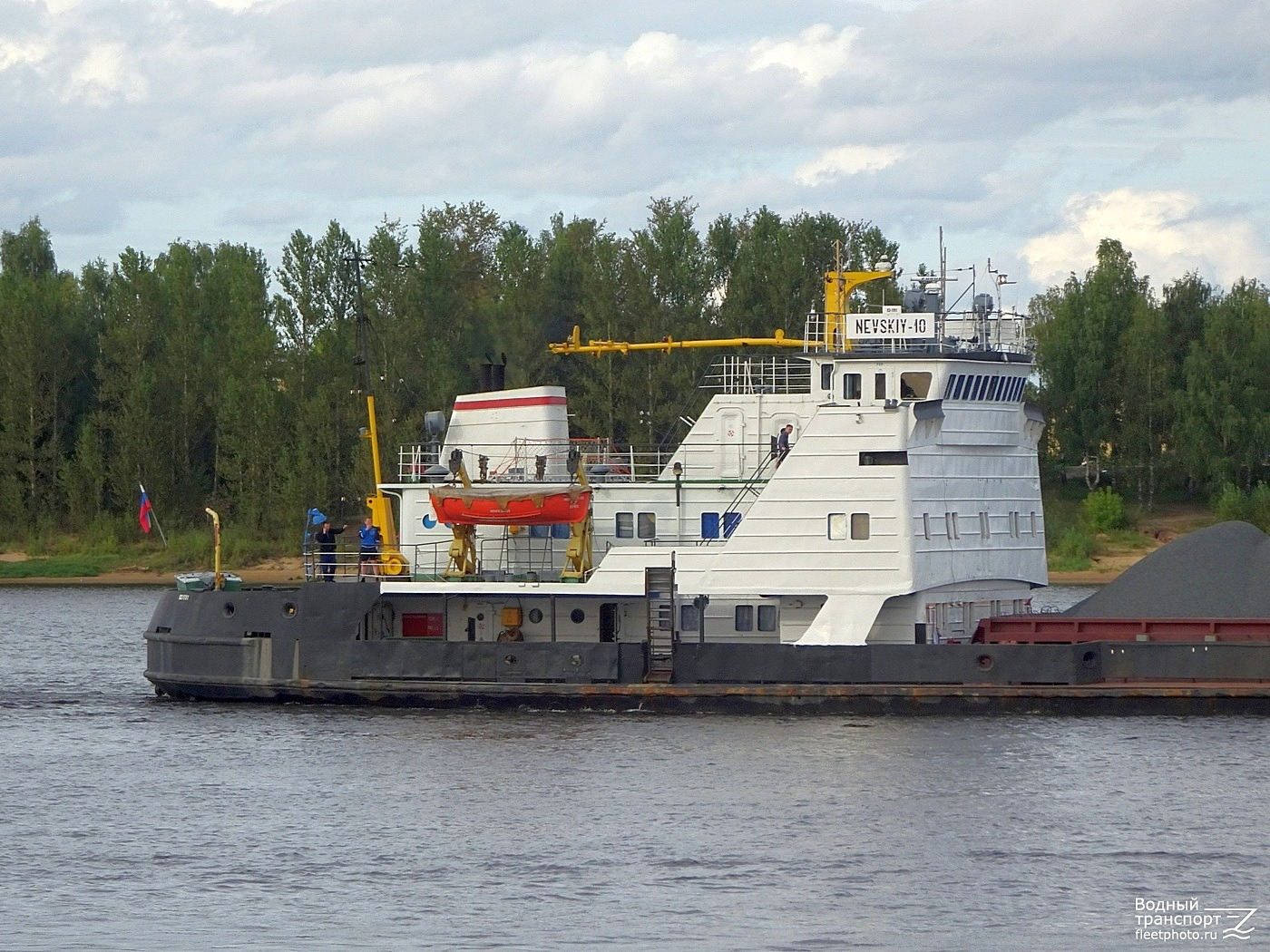 Невский-10. Vessel superstructures