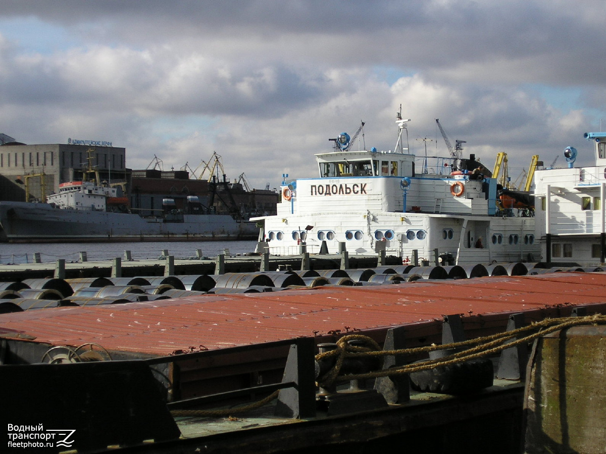 Петроградская сторона, Подольск. Vessel superstructures