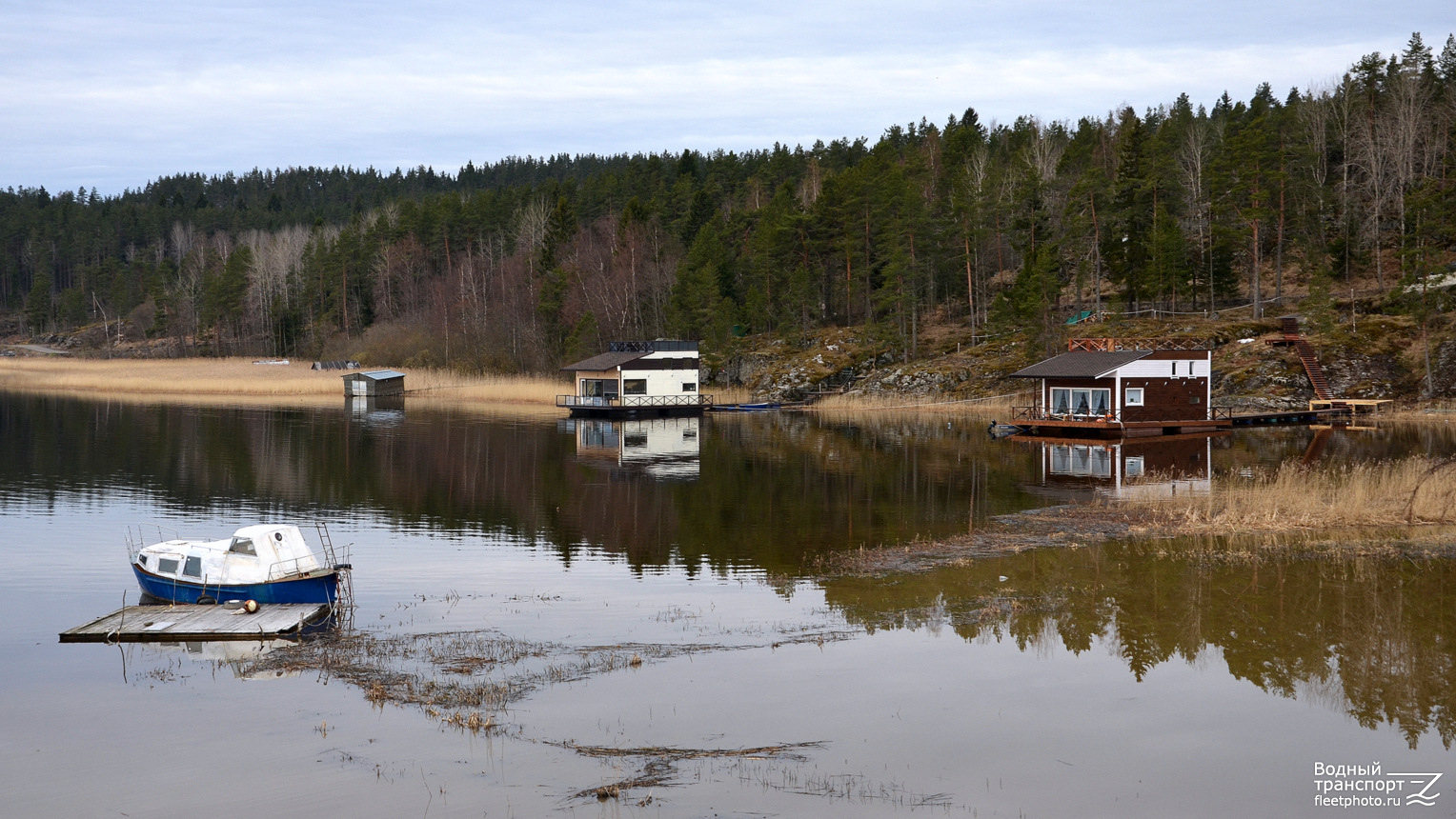 Houseboat Kovcheg, Houseboat Cliffhouse. Северодвинский / Северо-Западный / Беломорско-Онежский / Печорский бассейн