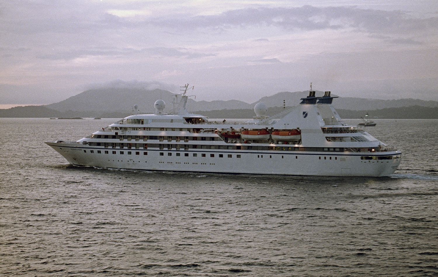 Seabourn Legend