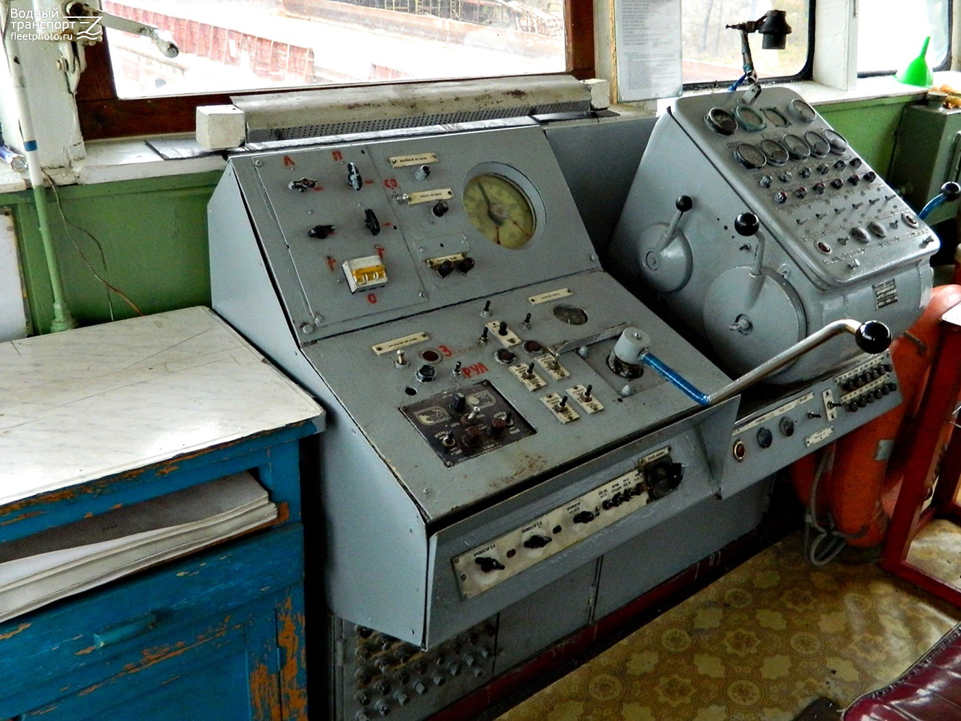 Ока-5. Wheelhouses, Control panels