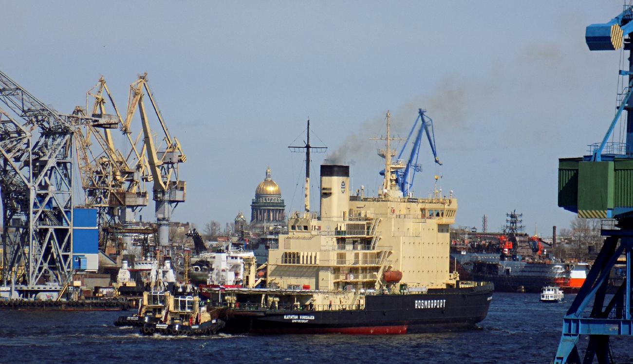 Петергоф, Павловск, Капитан Николаев