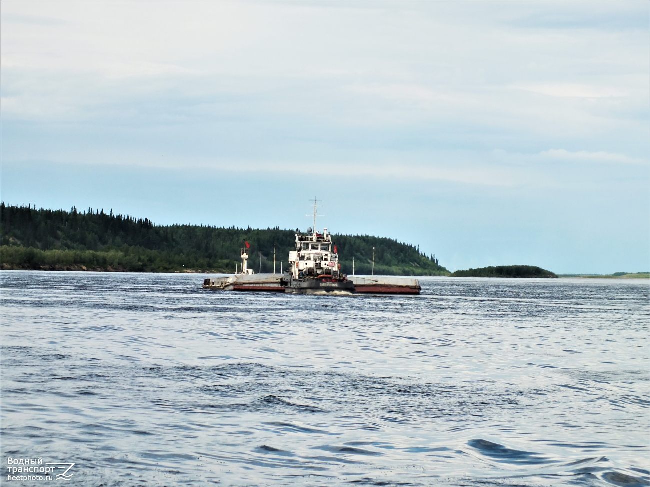 Заполярный, МН-412. Unidentified ships