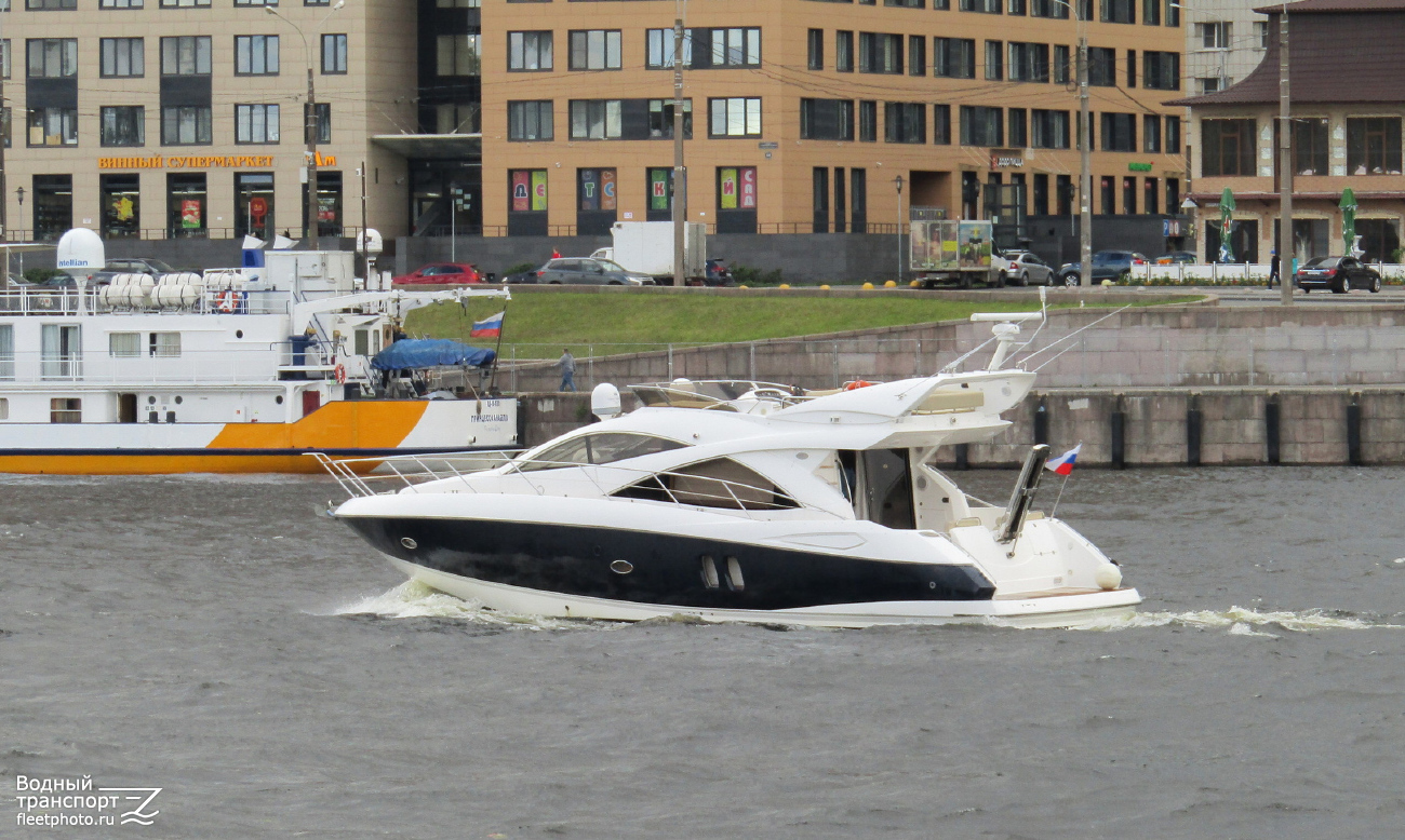 Неопознанное судно - тип Sunseeker. Северодвинский / Северо-Западный / Беломорско-Онежский / Печорский бассейн