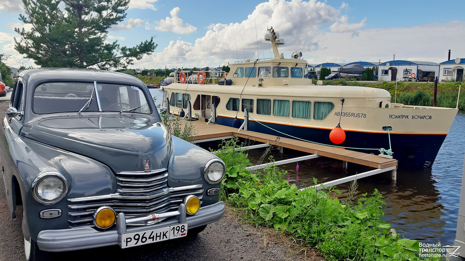 Политрук М.З. Бочаров