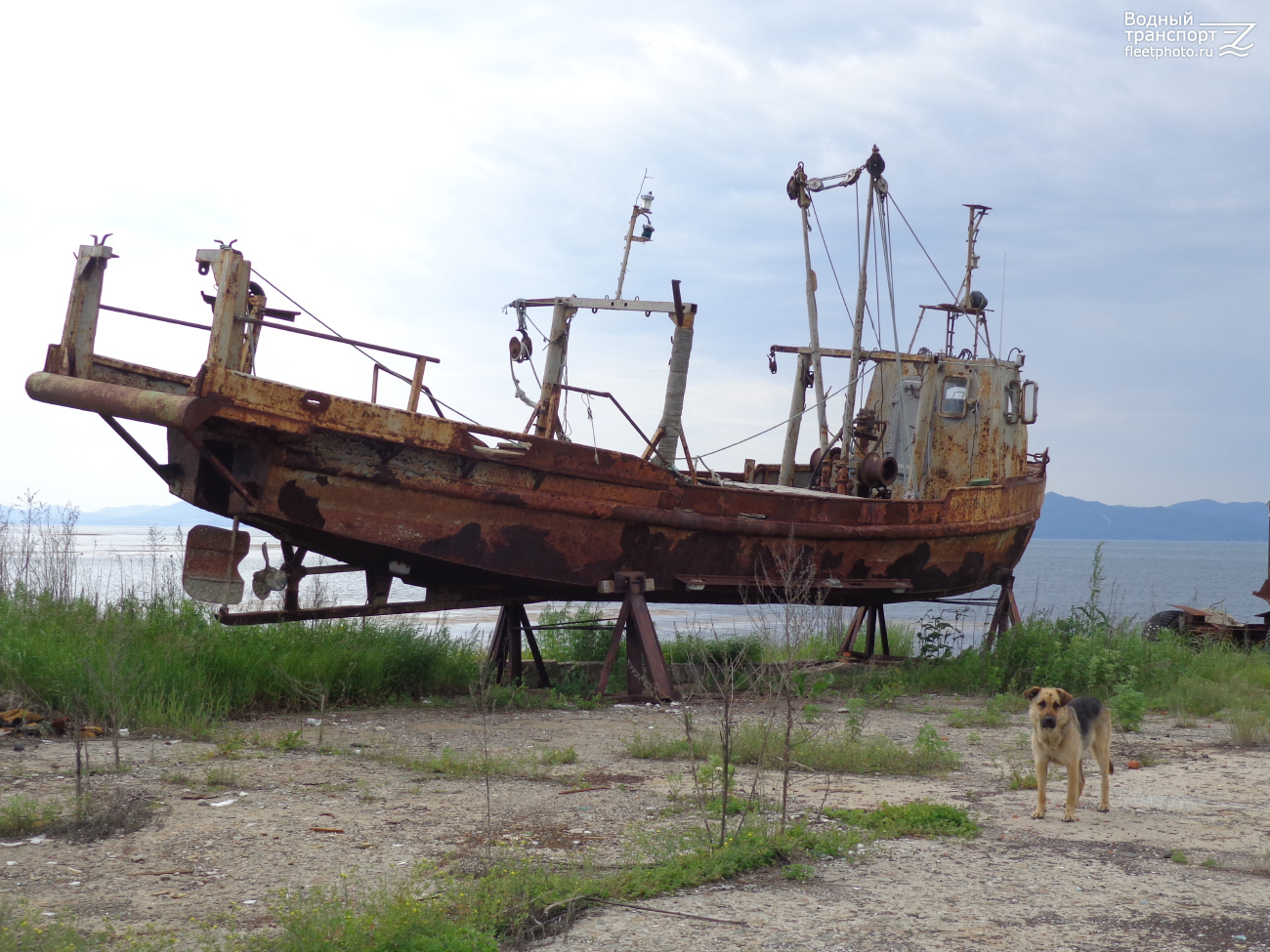 Неопознанное судно - класс Рыболовные суда. Far Eastern Basin