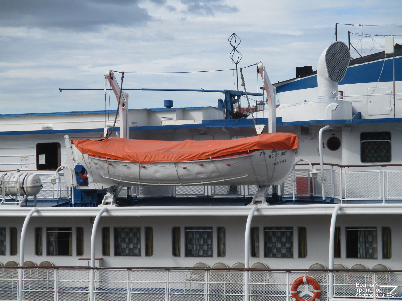 Дмитрий Пожарский. Lifeboats