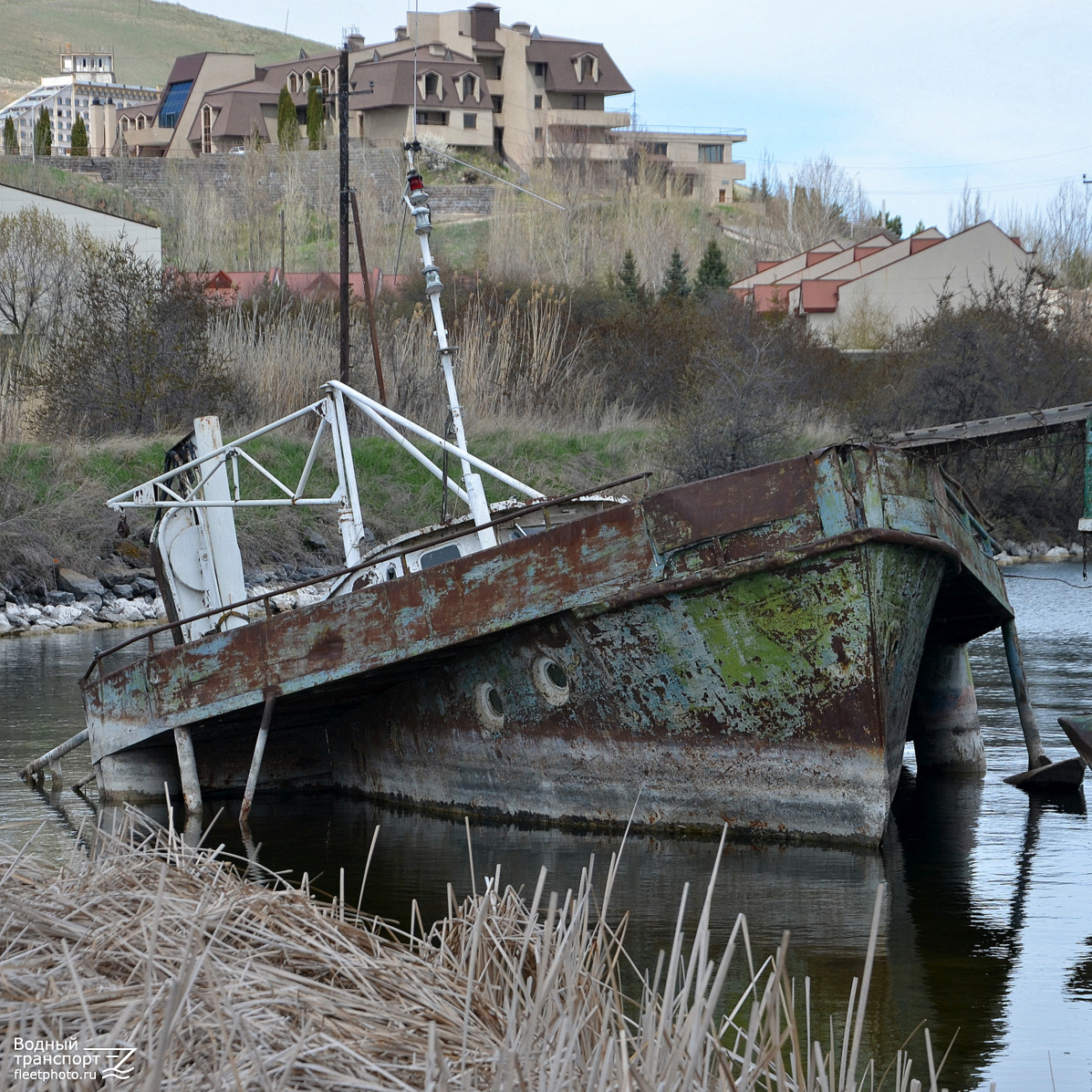 Неопознанное судно - проект Т-63. Armenia