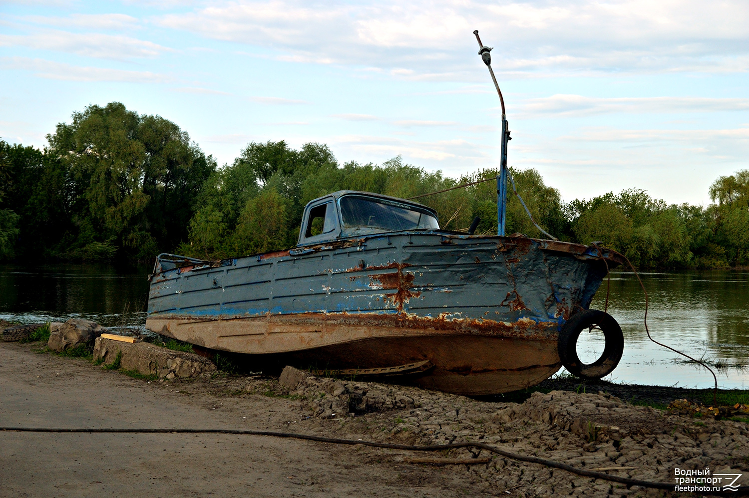 Неопознанное судно - тип БМК-90, БМК-90К, БМК-90М. Unidentified ships