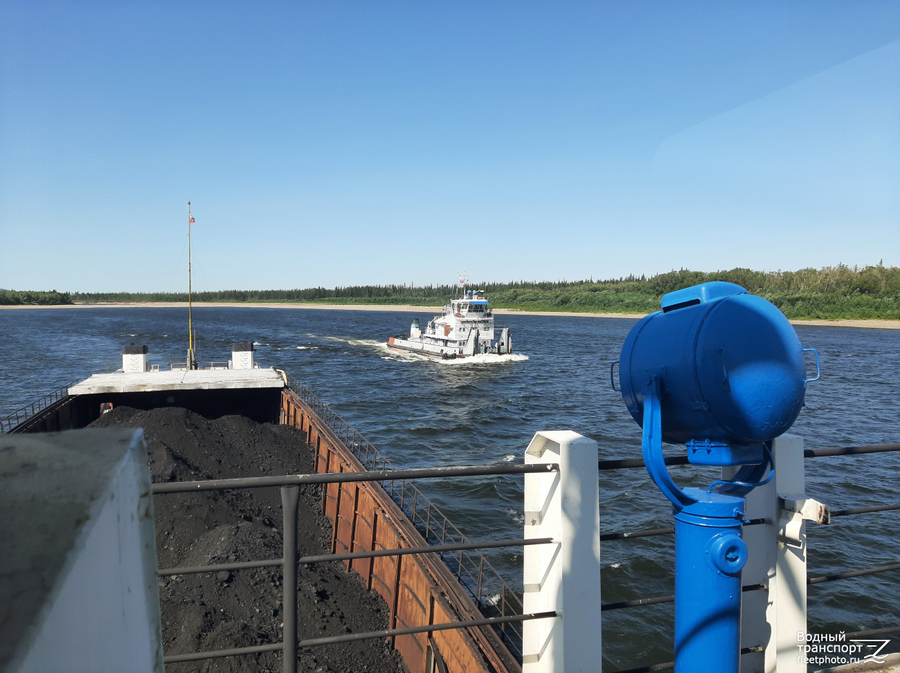 Иннокентий Высоких, СКТ-2093. View from wheelhouses and bridge wings