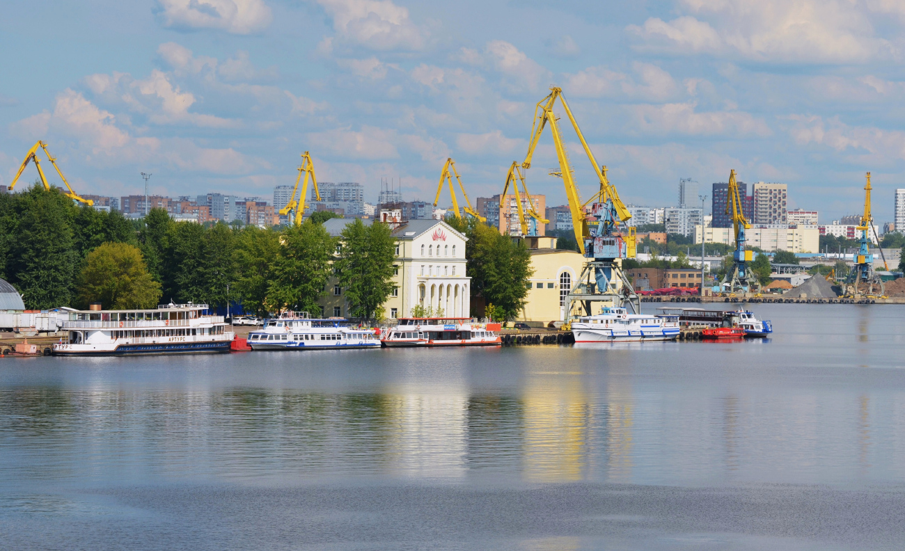 Артурс, Свобода, Прага, Дунай-Москва. Причалы и пристани