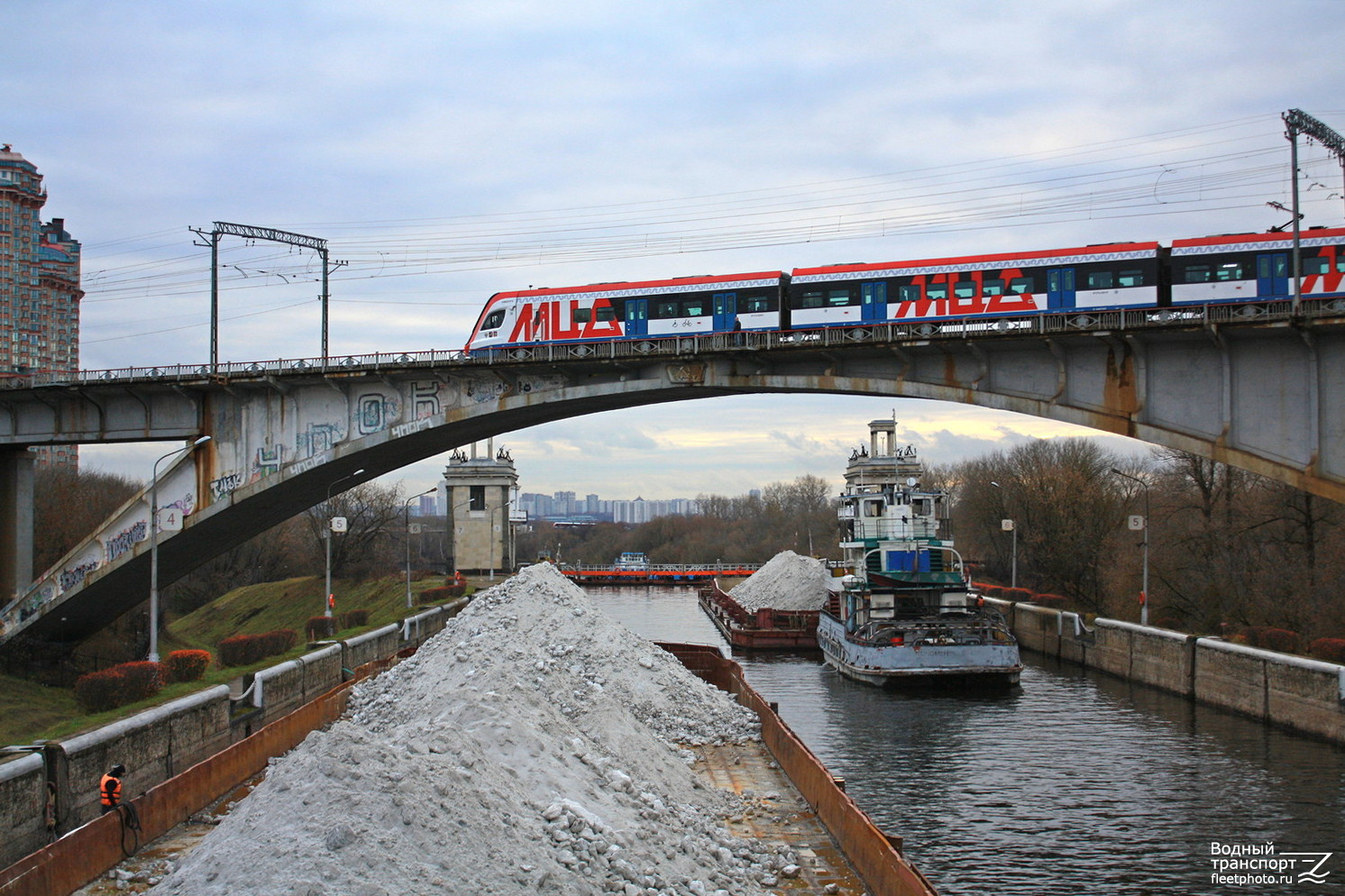 7107, 7207, Коломенский-802. View from wheelhouses and bridge wings