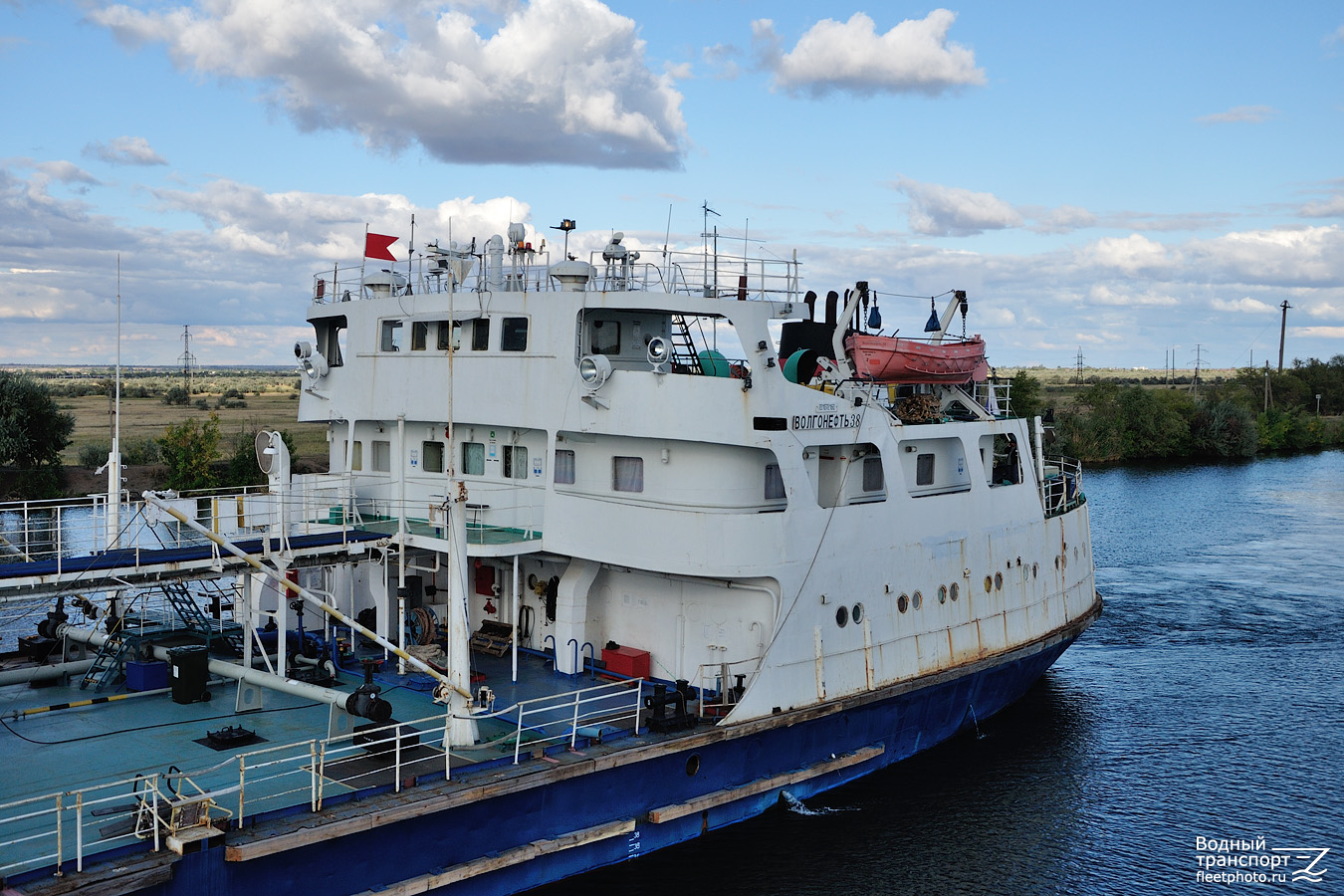 Волгонефть-38. Vessel superstructures