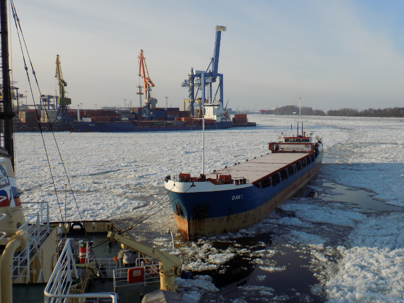 Семён Дежнёв, Oak I. View from wheelhouses and bridge wings