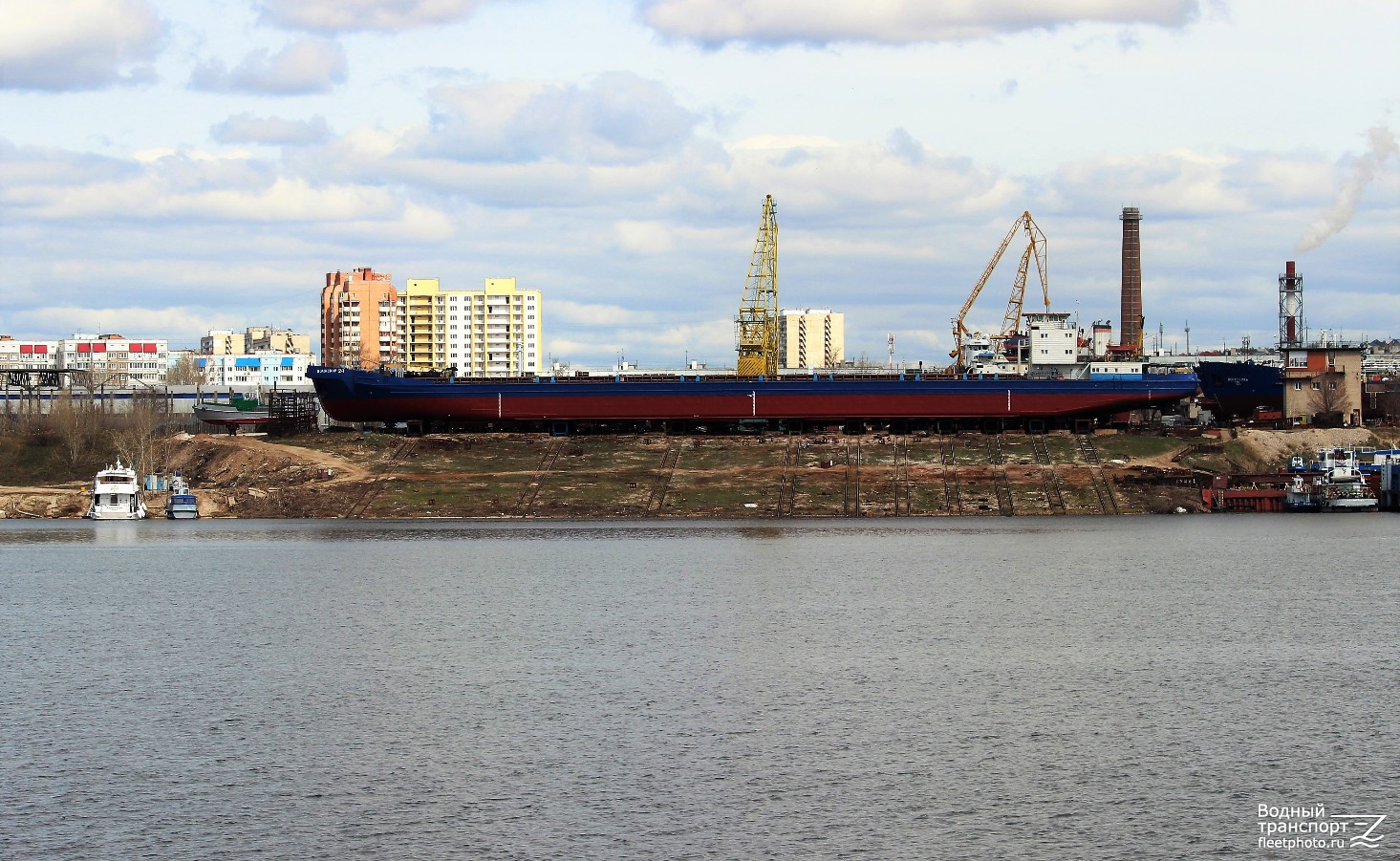 Гарибальди, Северная Звезда, Волжский-24, Крикун, Речной-89, Меридиан. Неопознанные суда