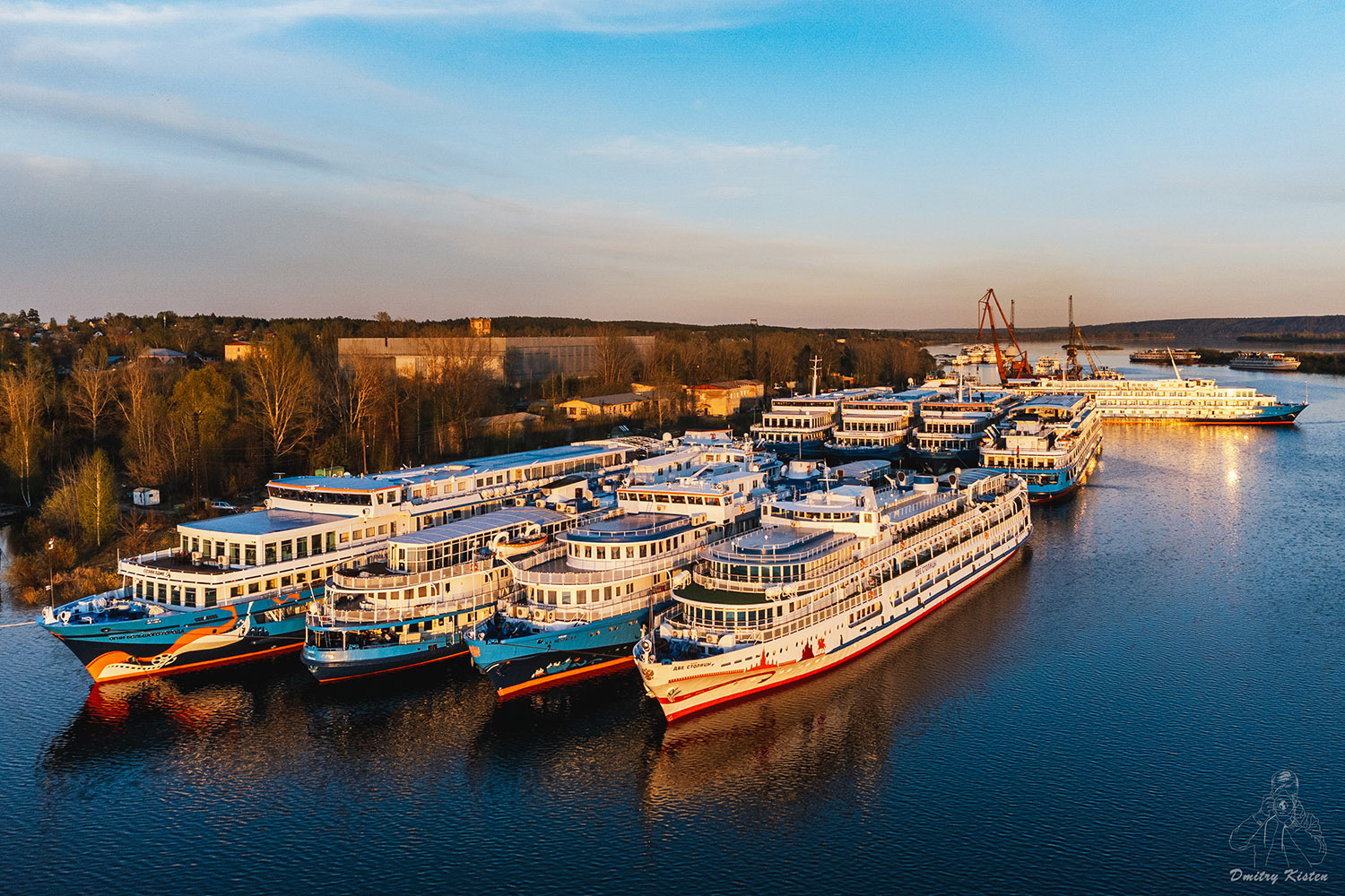 Огни большого города, Александр Бенуа, Н.А. Некрасов, Две столицы