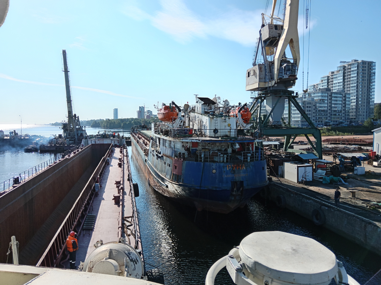 Толвуя, Руна. View from wheelhouses and bridge wings, Deck views