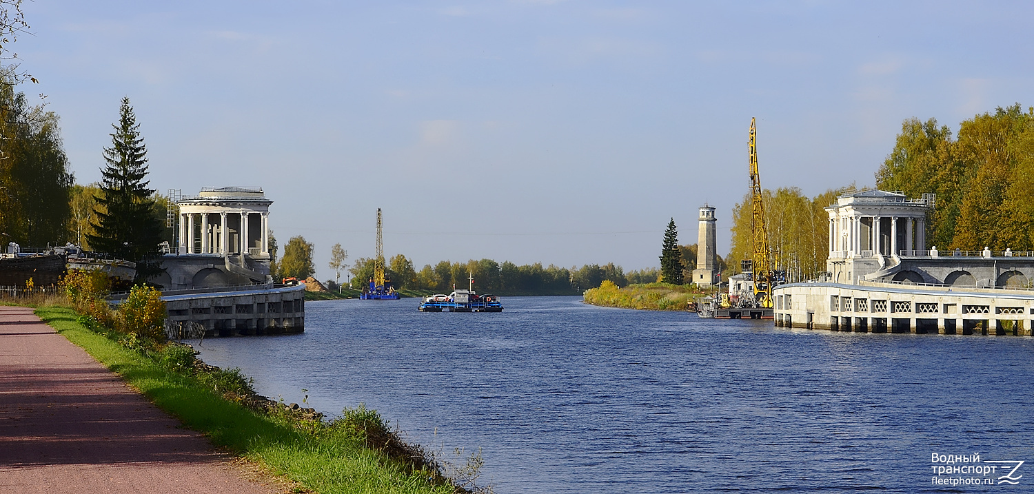 Moscow Canal, Big Volga Lighthouse, Infrastructure, Ferries