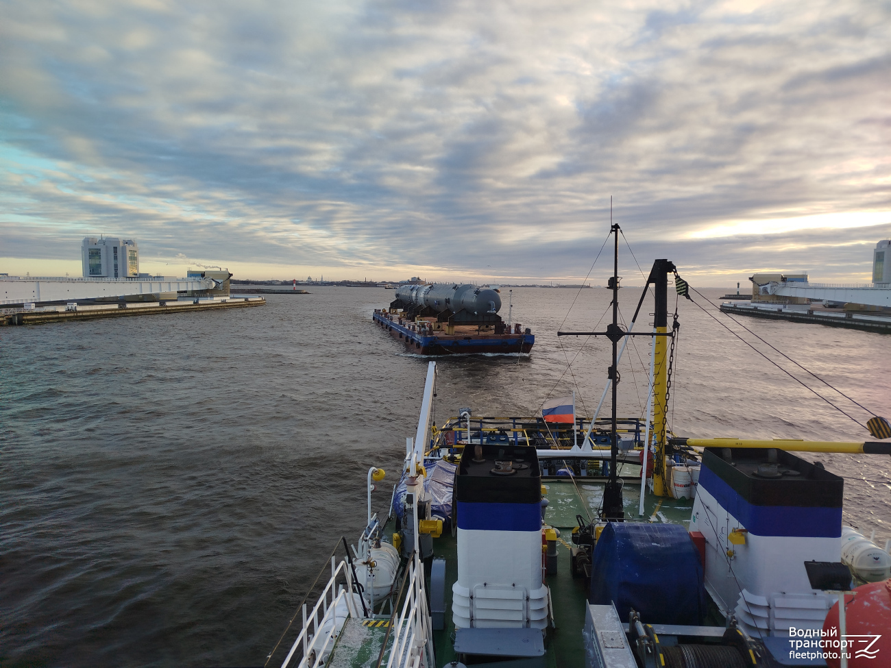 Витязь, Морвенна 3001. View from wheelhouses and bridge wings