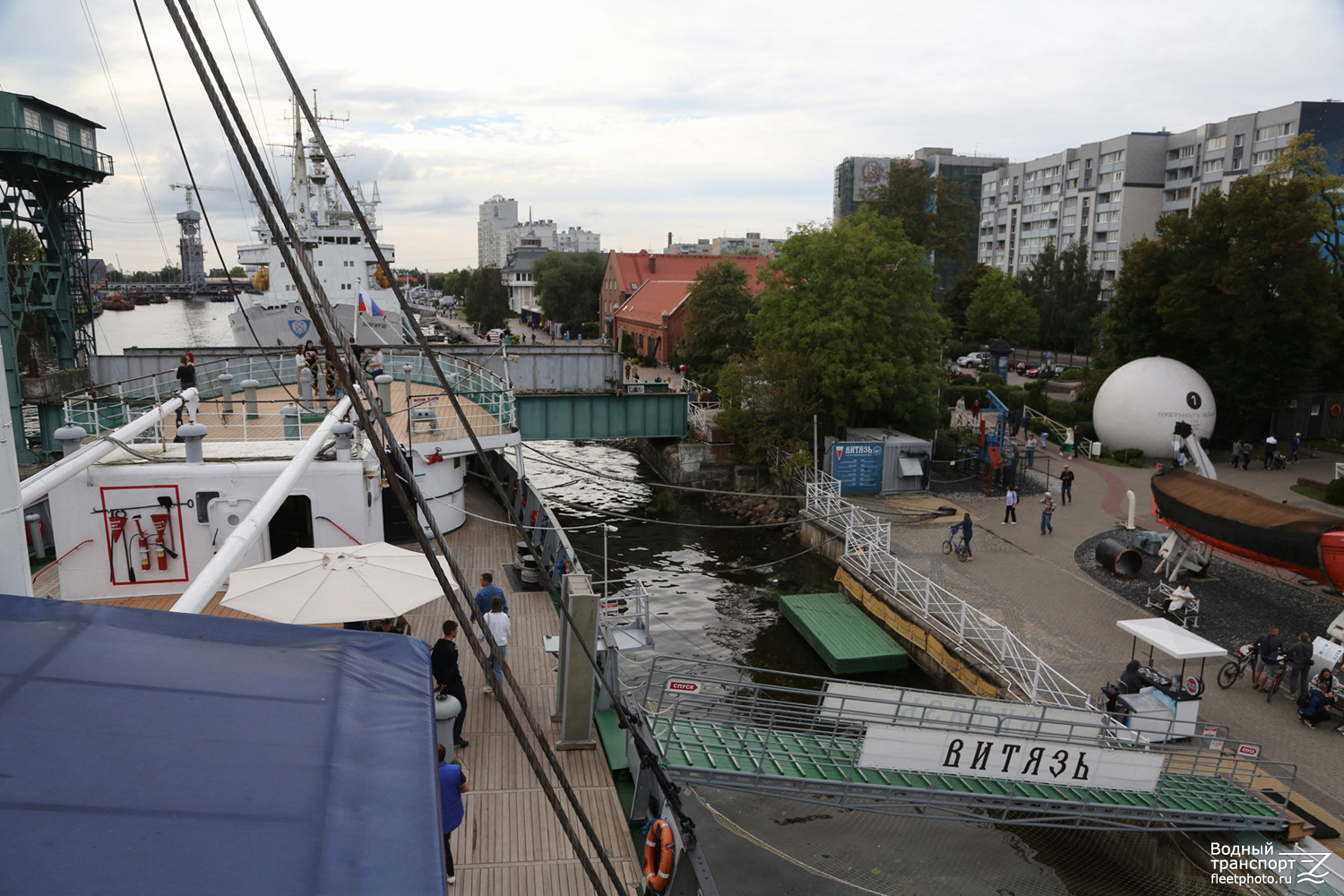 Витязь. Deck views